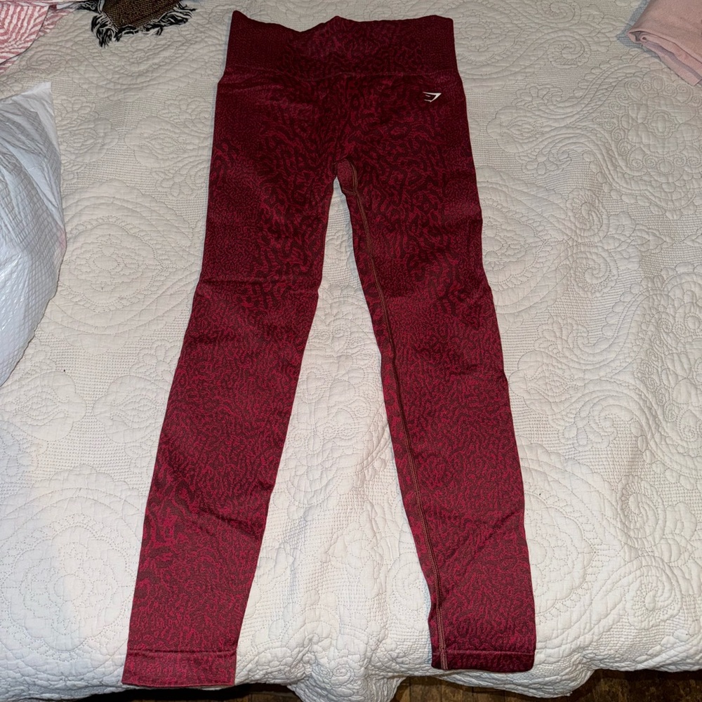 GYMSHARK- ADAPT ANIMAL SEAMLESS- REEF CHERRY BROWN- SIZE MEDIUM